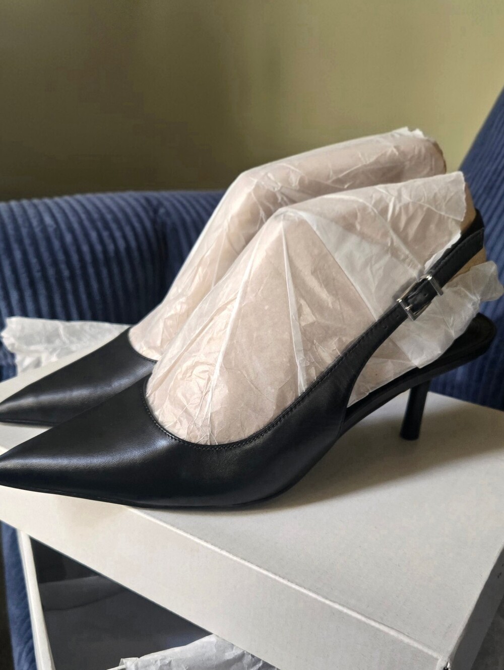 Liza Kitten Heel Leather Pumps - Picture 2 of 11